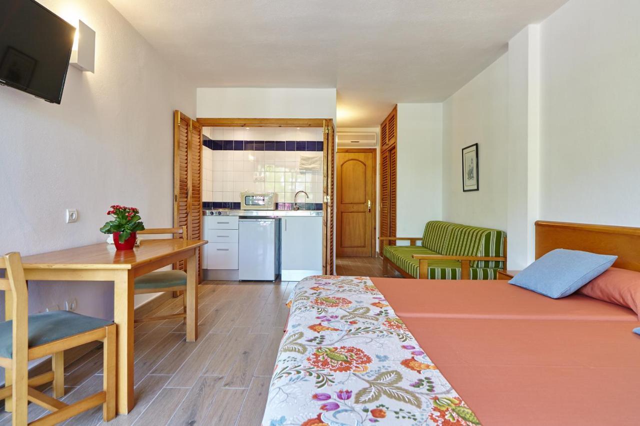 Apartamentos Ses Savines Sant Antoni de Portmany Extérieur photo