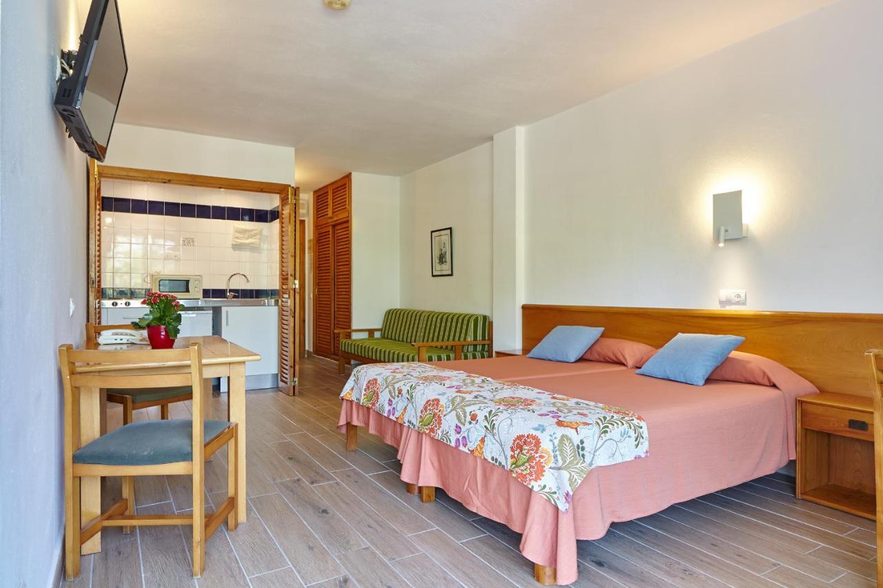 Apartamentos Ses Savines Sant Antoni de Portmany Extérieur photo